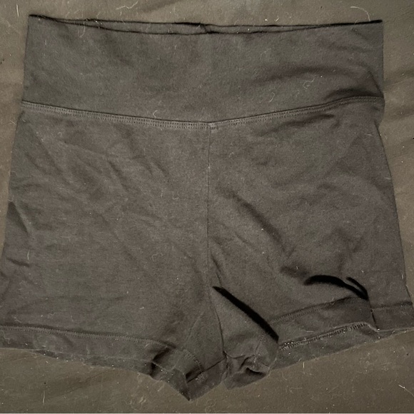 Wish & Whim Black Stretch Shorts - Picture 1 of 1